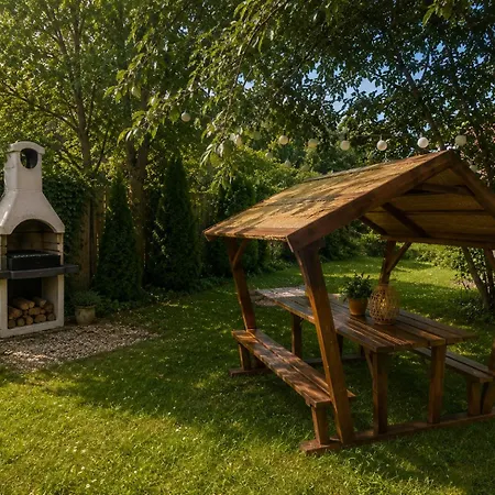 Ah-remini Garden House Siófok